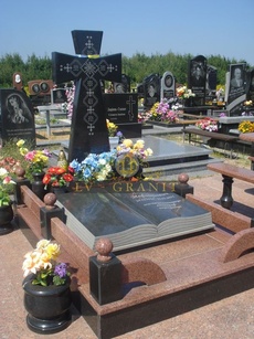 Хрест гранітний СТ.28