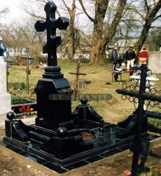 Хрест гранітний СТ.44