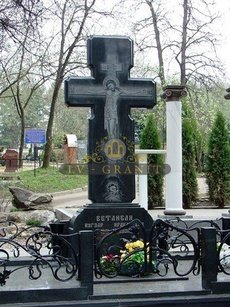 Хрест гранітний СТ.2