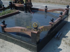 Огорожа з граніту М.18
