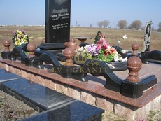 Огорожа з граніту М.33